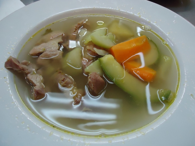 Немного о местной кухне.