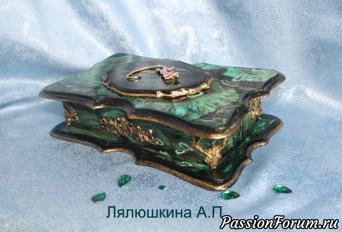 Шкатулка "Роза"и другие работы с имитацией малахита