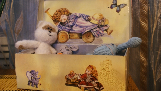 Короб с игрушками