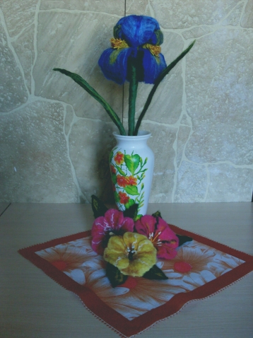 Валяный Ирис