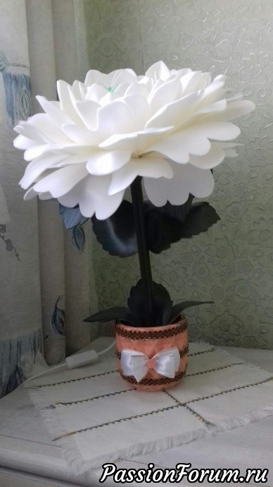 Светильник из изолона и фома