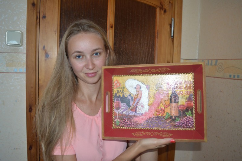 Подносик &quot;Сегодня праздник у девчат!!!!&quot;