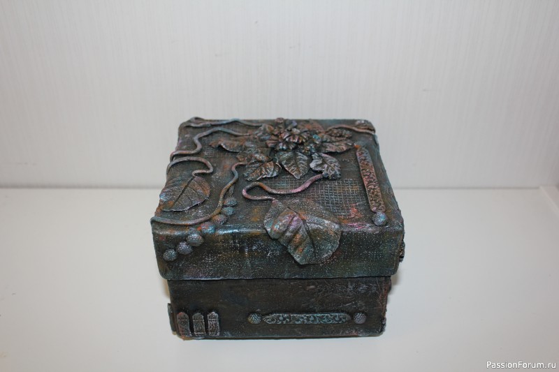 Шкатулки из картона.