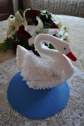 Лебедь белая.