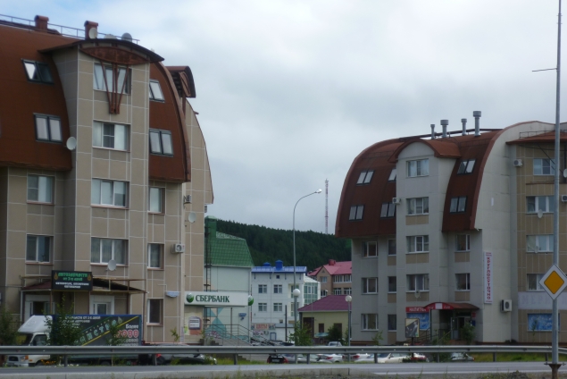 Прогулка по красивому городу Ханты-Мансийску с подругой
