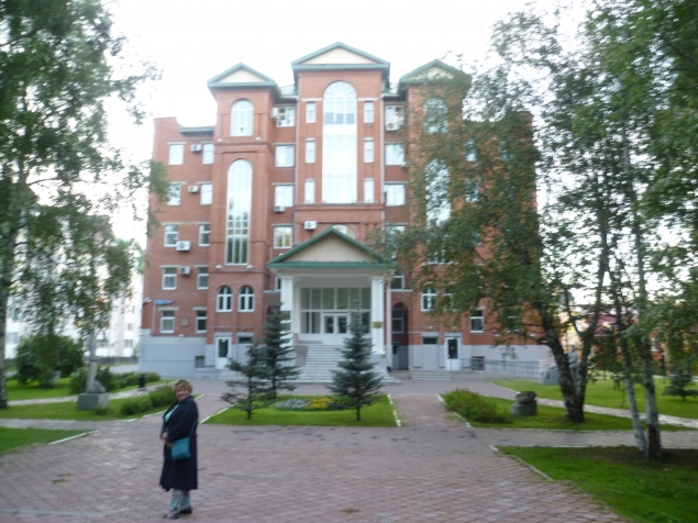 Прогулка по красивому городу Ханты-Мансийску с подругой. часть 2