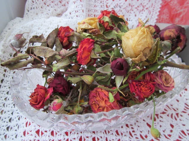 Миниатюра &quot;Розы в чашке&quot;