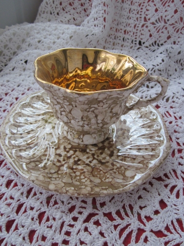 Миниатюра &quot;Розы в чашке&quot;
