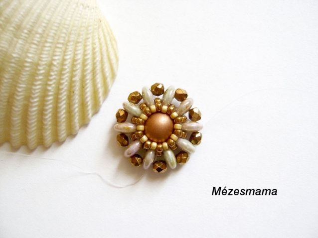 Серьги из бисера.