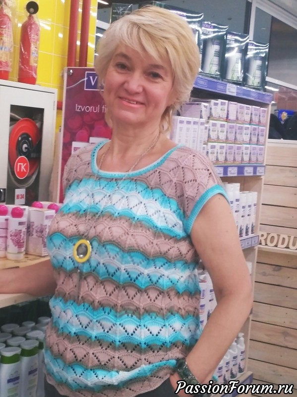 Белые волны, бирюзовое море, бежевый песок...