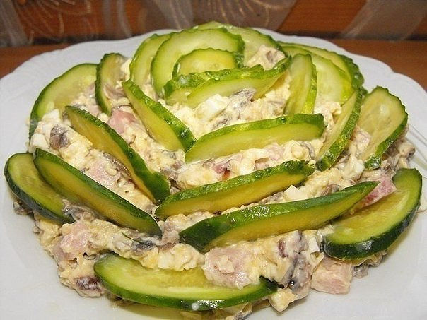 а на десерт....ну конечно же немножечко о вкусностях)))