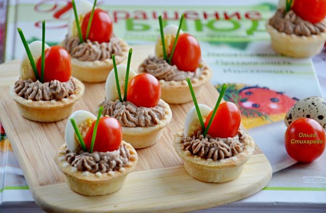 а на десерт....ну конечно же немножечко о вкусностях)))