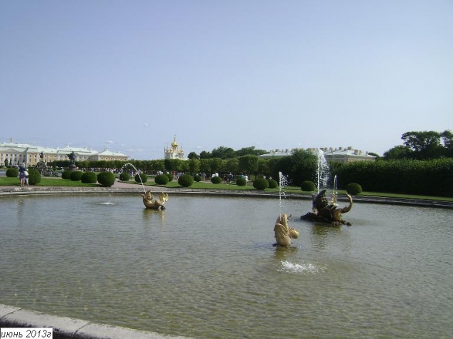 Итак, ПЕТЕРГОФ, который говорят красивее Версаля...........