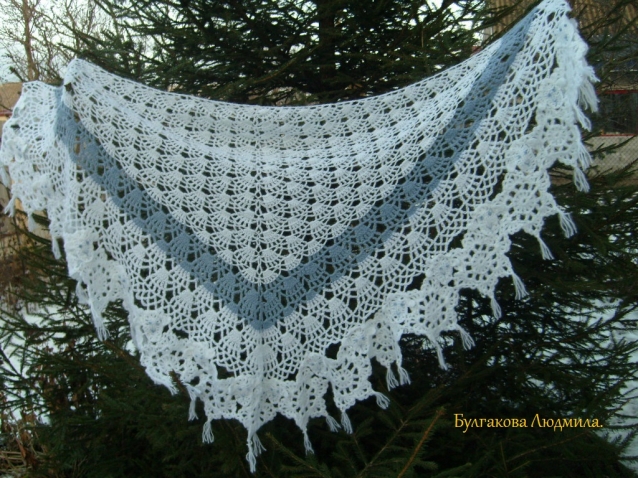 Белая ажурная шаль &quot;Хоровод снежных коз&quot;