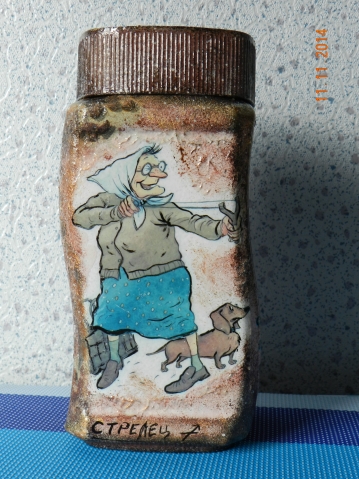 Новенькое. Вазы, баночка, бутыль.