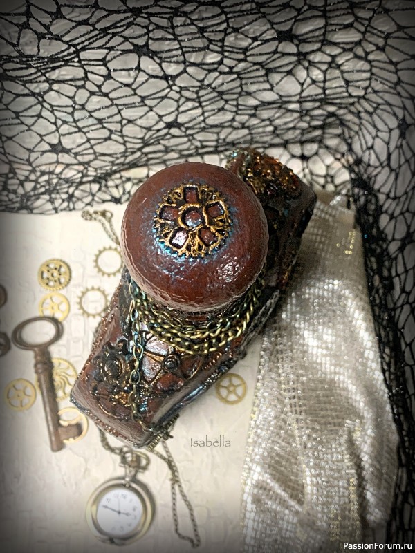 Декор бутылки в стиле steampunk.