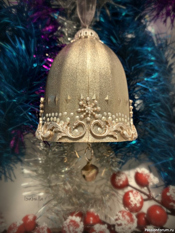 Новогодние игрушки из подручных средств.