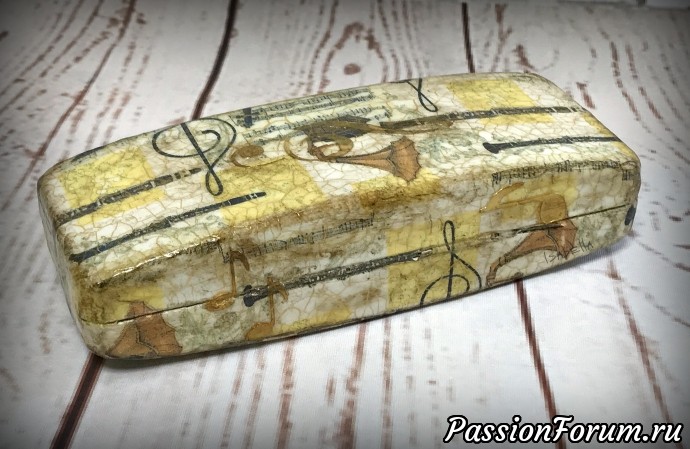 Футляры для очков.