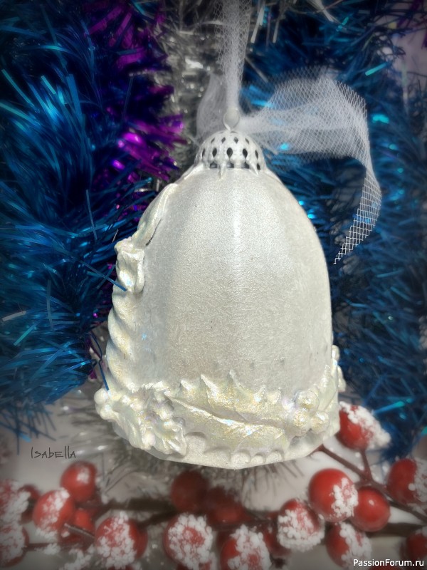 Новогодние игрушки из подручных средств.