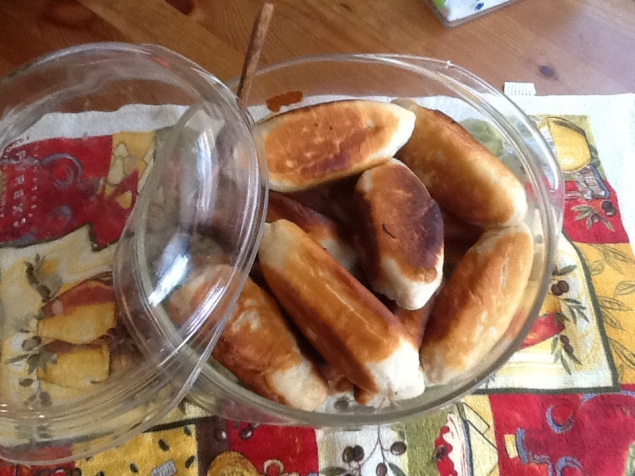 Вот теперь и пирожки с маринованной капустой поедим.