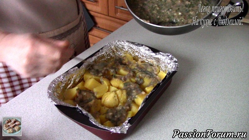 Фаршированные шампиньоны и картофель под соусом Постный ужин