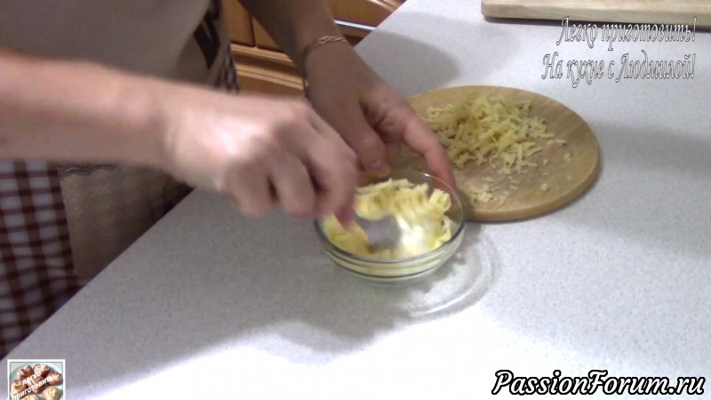 Ватрушки из мясного фарша с грибами
