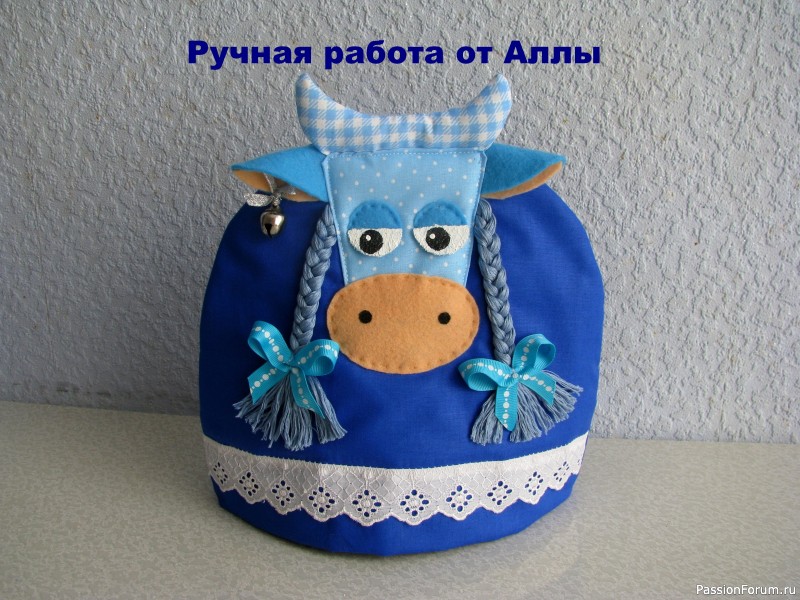 Текстильная грелка на чайник "Буренка"