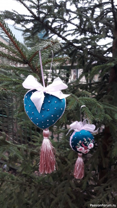Новогодние украшения ( вышивка)