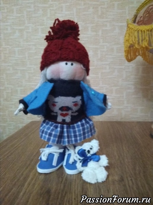 Кукла с мишкой