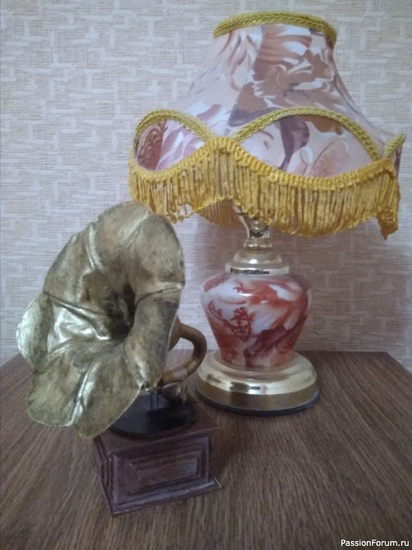 Граммофон (кукольная миниатюра)