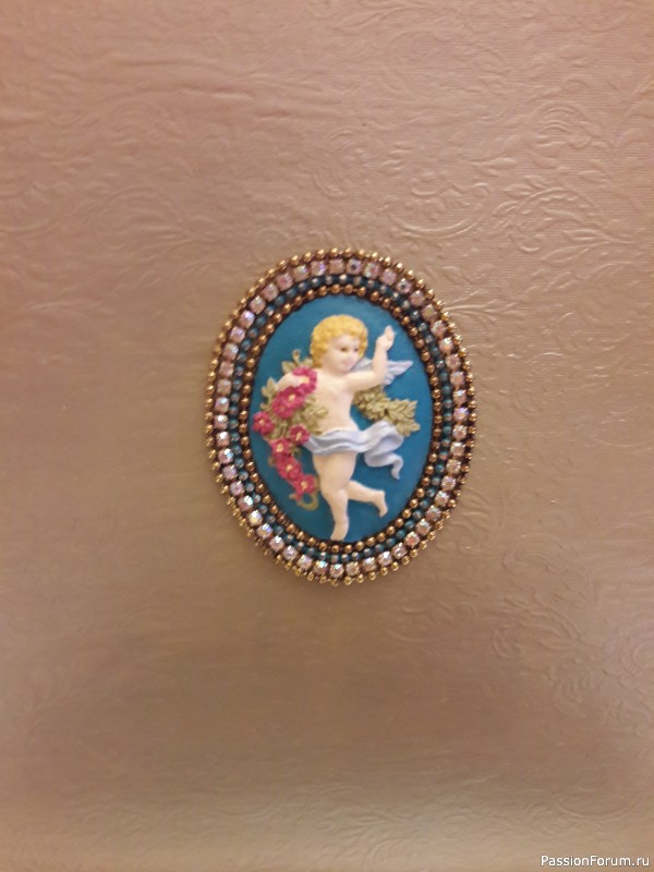Шкатулка в стиле барокко.