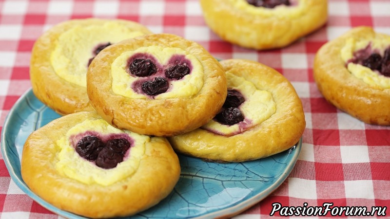 Нежные ВАТРУШКИ с начинкой из творога и вишни