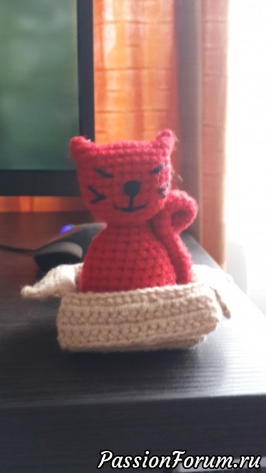 Все коты любят коробки)