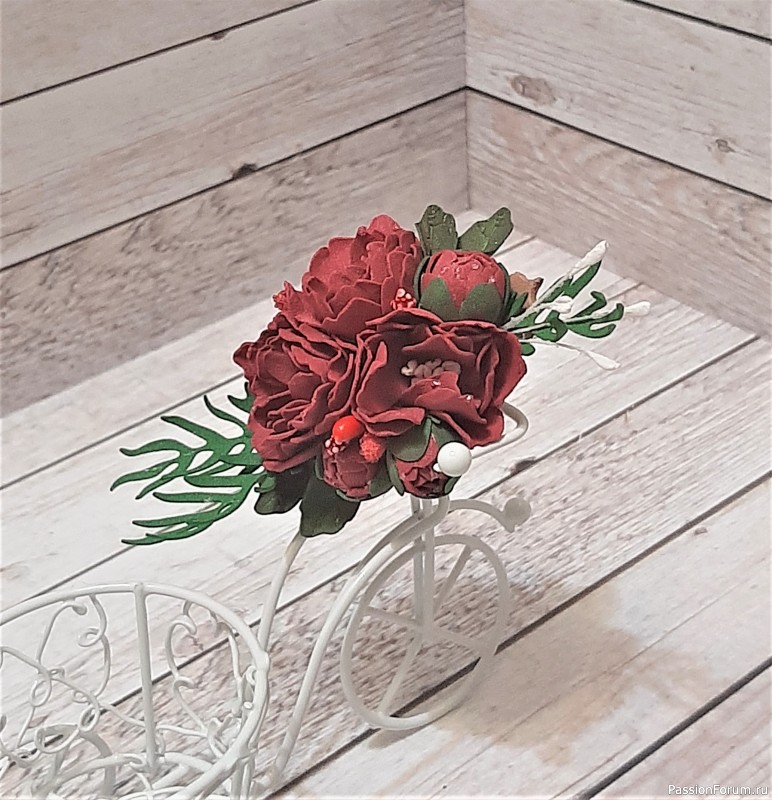 Первая весенняя брошь