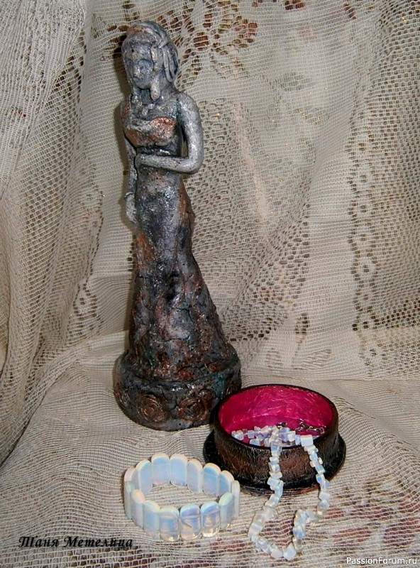 Статуэтки из бумаги.