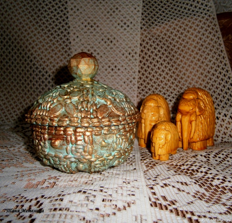 Шкатулки из пластиковой упаковки.