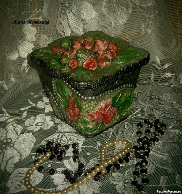 Шкатулки из коробочек от &quot;Рафаэло&quot;.
