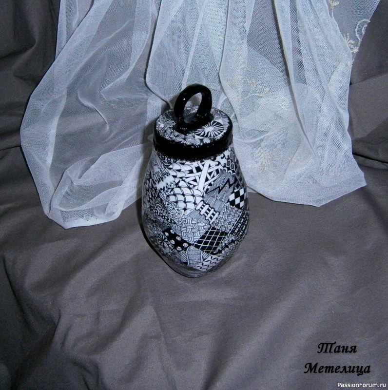 Кувшинчик из баночки от кофе