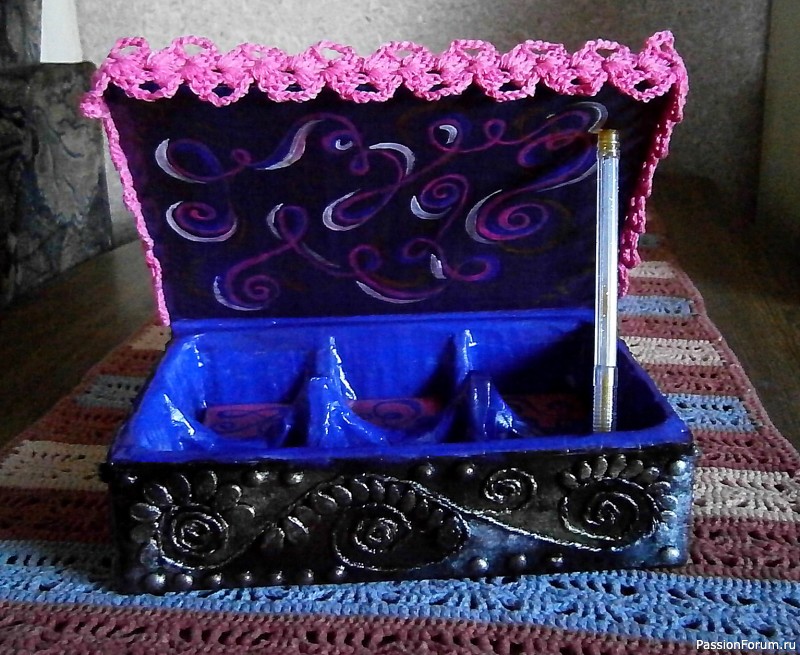 Шкатулки из пластиковой упаковки.