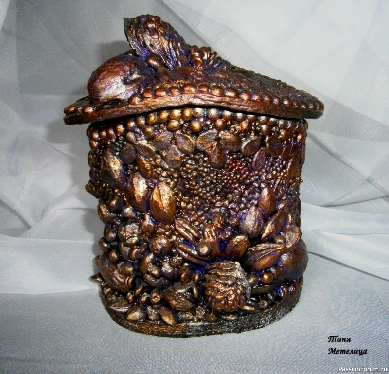 Шкатулки из пластиковой упаковки.