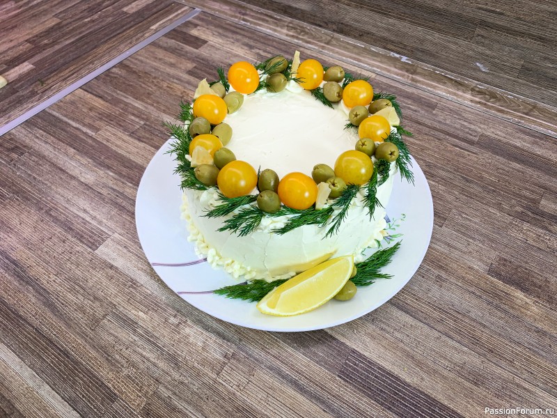 Заукусочный торт с курицей, грибами и сыром