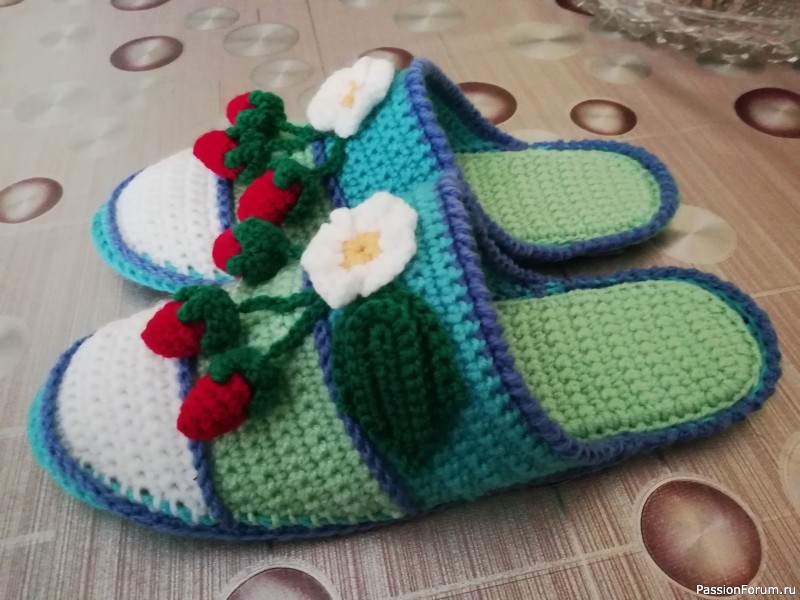 Тапочки вязаные крючком