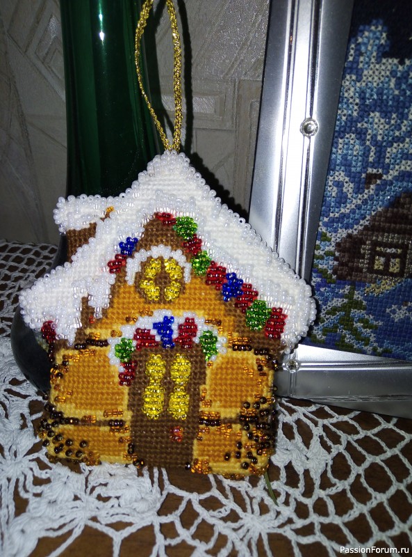 Вышитые новогодние игрушки