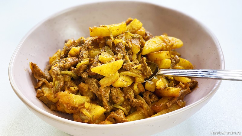 Любите жаркое? Азу по-татарски понравится вам больше! Очень вкусная тушеная картошка с мясом