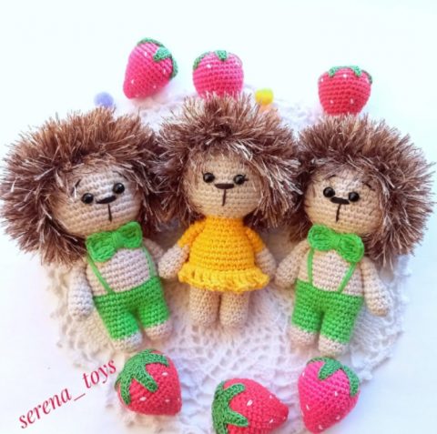 Ёжик крошка &mdash; игрушка амигуруми, связанная крючком