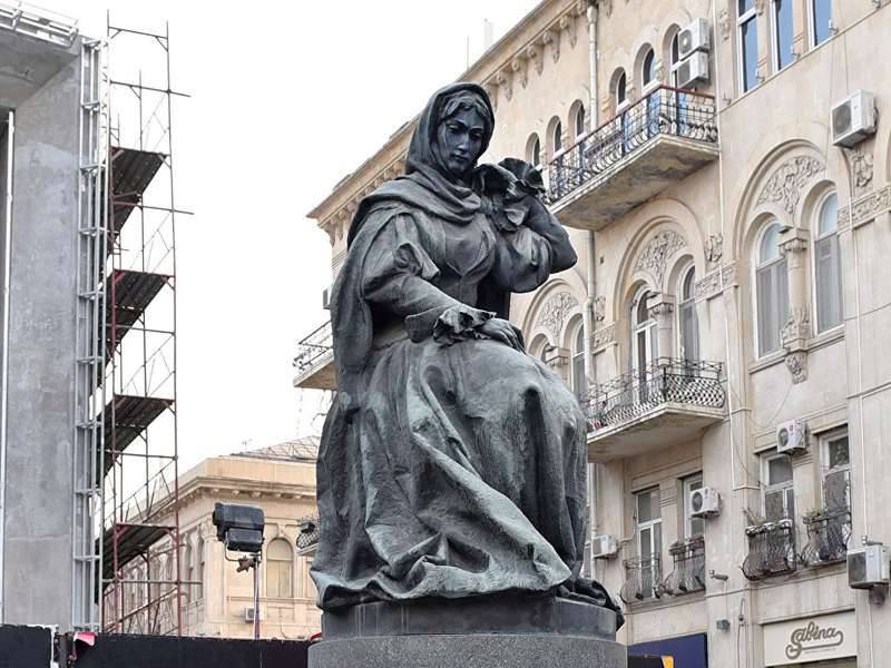 Памятник &laquo;Русским женам &ndash; берегиням семейного очага&raquo;, г. Архангельск