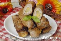 Мясные рулетики с сыром, маринованными огурцами и горчицей
