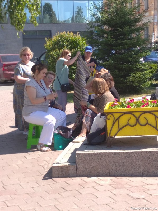 День всемирного вязания на публике в Тюмени