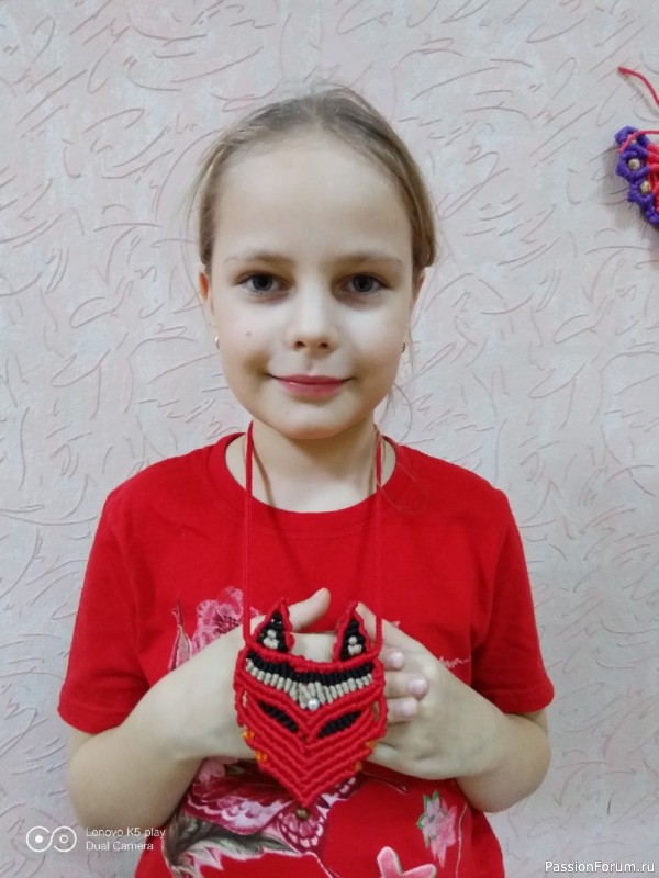 Работы в технике макраме обучающихся творческого объединения "Волшебный узелок".