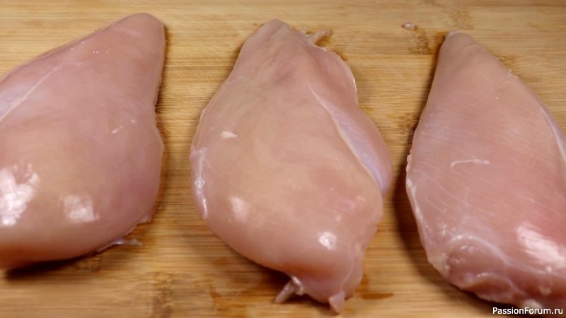 Два простых и быстрых салата с куриной грудкой
